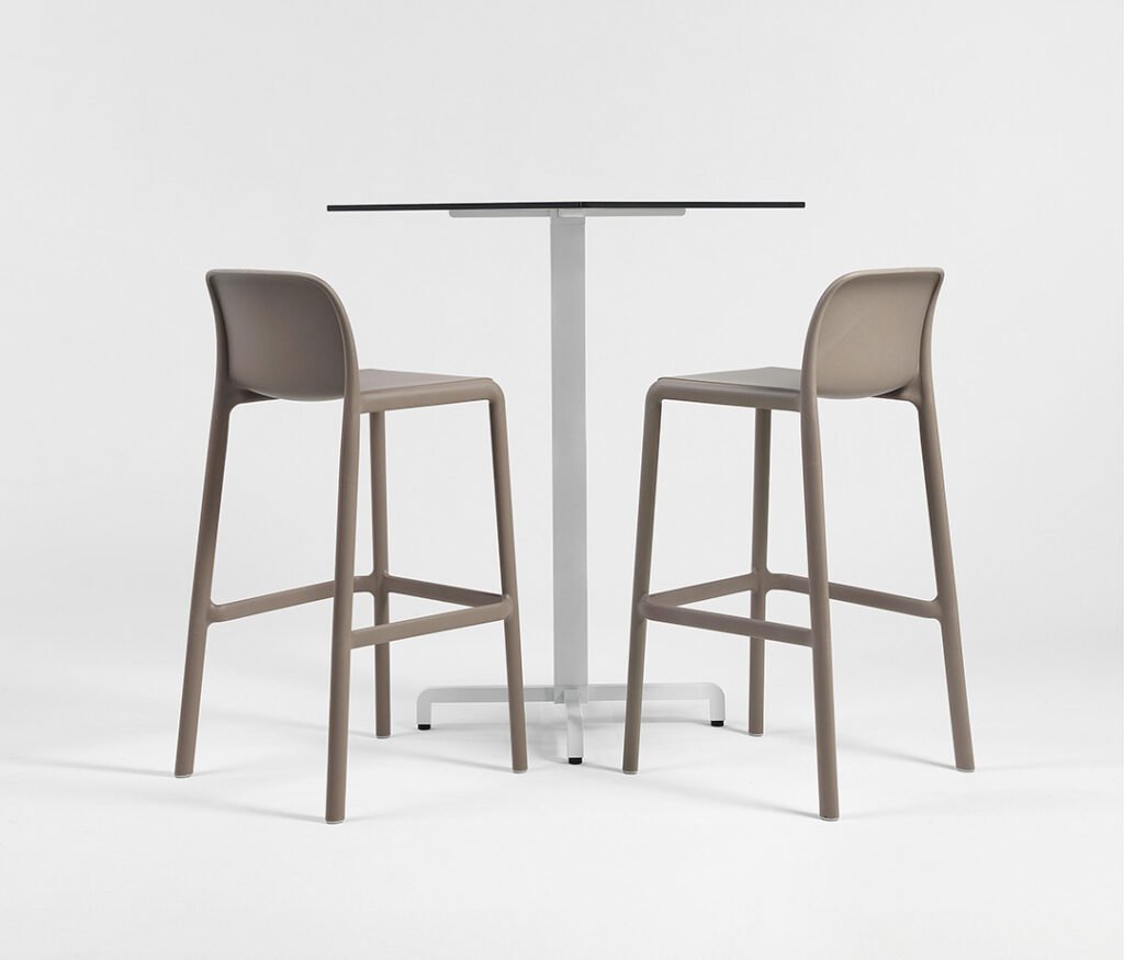 Ghế Bar Ngoài Trời Nhựa Đúc Cao Cấp